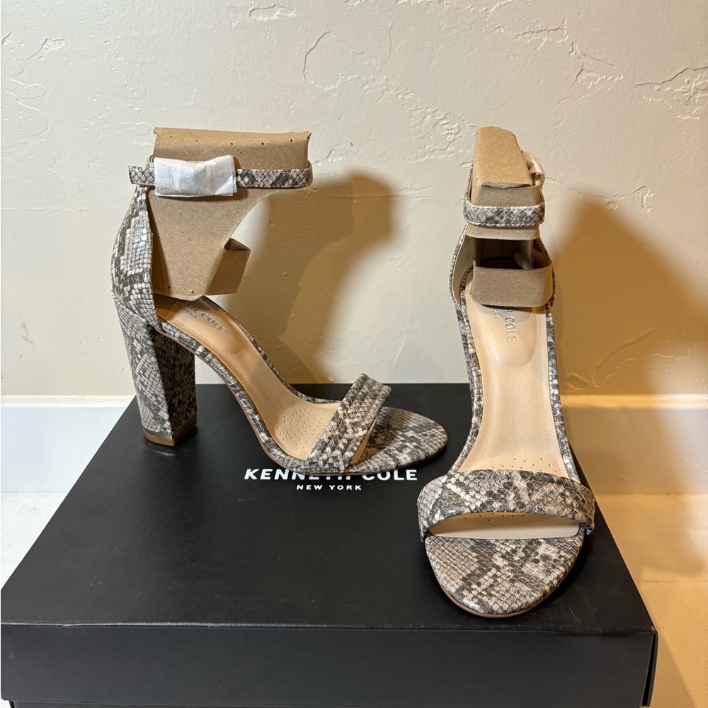 Kenneth Cole Beige and Black Snakeskin Heels